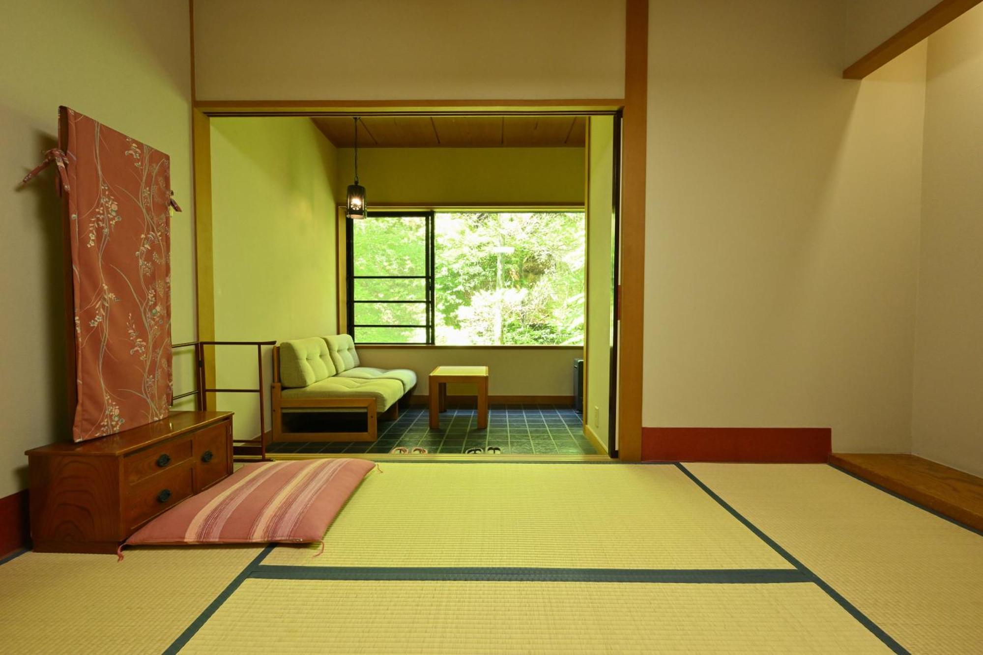 Osakaya Ryokan Kusatsu  Buitenkant foto