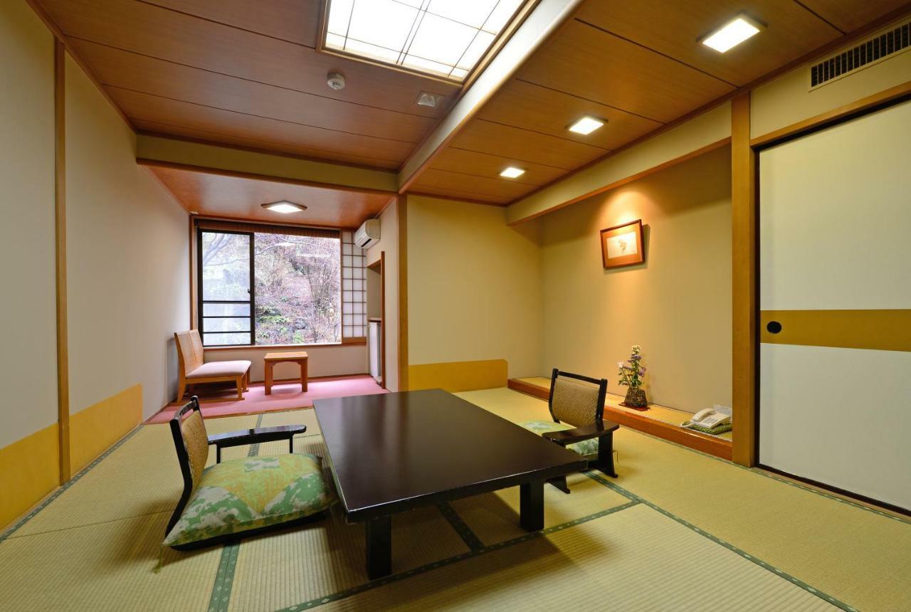 Osakaya Ryokan Kusatsu  Buitenkant foto